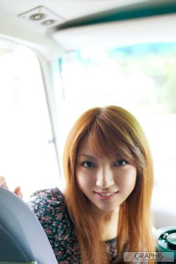 主人抽打贱奶调教
