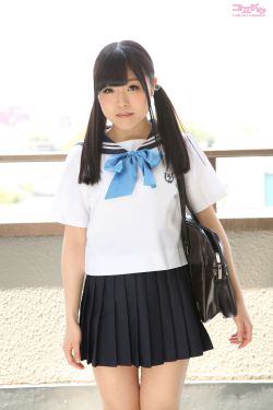 美女光屁股